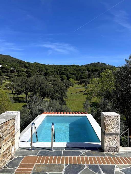 Casa de férias para 6 pessoas, com jardim e vista e ainda piscina em Redondo