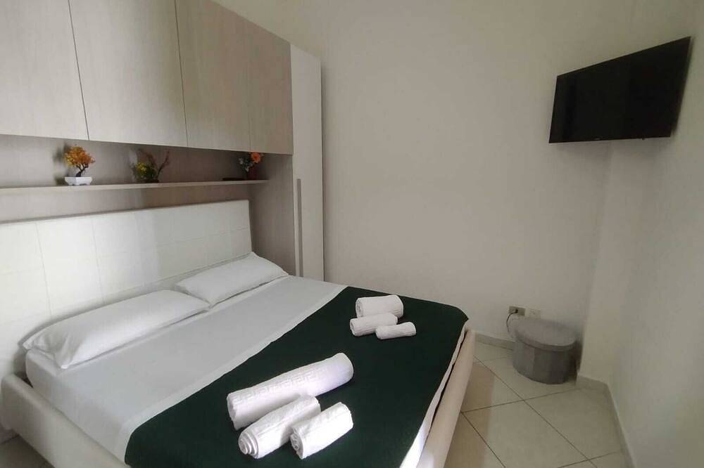 Rents Rooms Gold Cozy Facilities In The Center Of Barletta in Barletta, Via Francigena