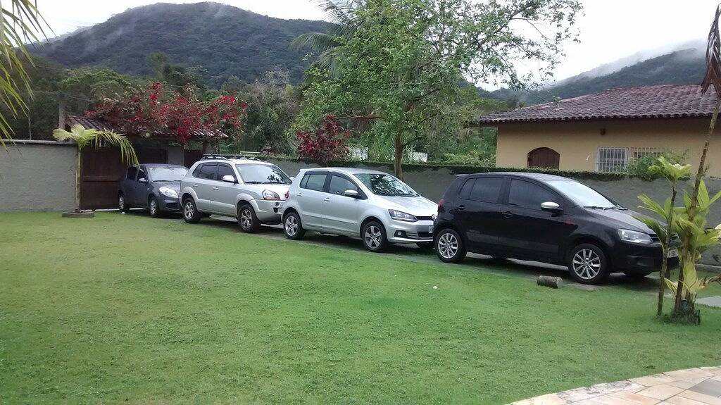 Villa mit Pool in der Nähe von Strand und Ruinen der Pond - 2 Suiten und ein Schlafzimmer in Ubatuba, Região Metropolitana do Vale do Paraíba e Litoral Norte