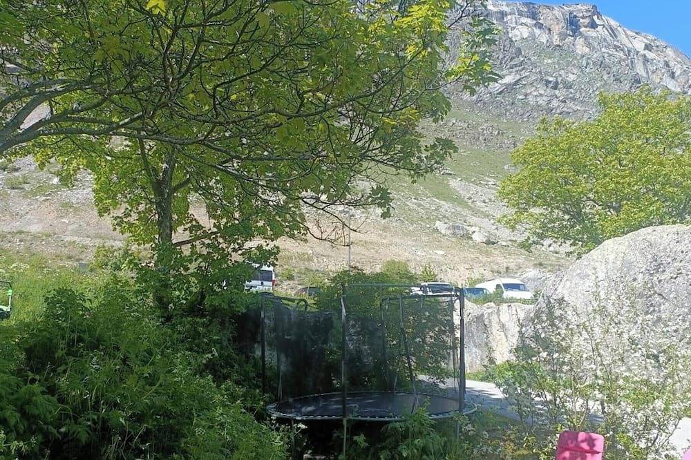 Appartement entier, Appartement 'Le Sabot de Vénus - Chalet Le Névé' avec vue montagne, terrasse partagée et Wi-Fi in Bonneval-sur-Arc, Région de Saint-Jean-de-Maurienne