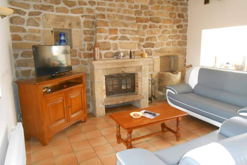 Gîte dans maison de caractère, au calme, entre mer et campagne, 5 personnes in Douarnenez, Région de Quimper
