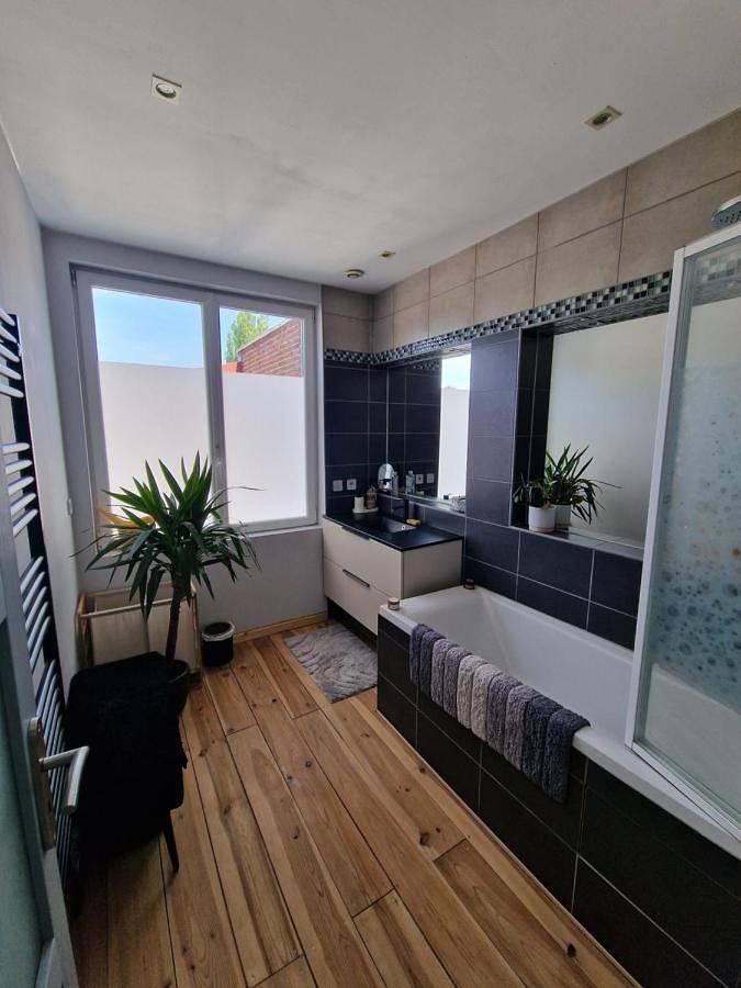 Appartement de vacances entier, Double Room in Orchies, Département Nord