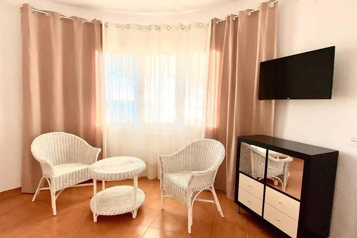 Ferienhaus für 6 Personen, mit Terrasse und Garten sowie Pool in Montroig Bahia - 2