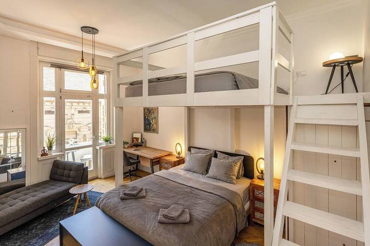 Ganze Wohnung, Bp Sky - Spacious four bedroom in central Budapest in Budapest, Danube-Ipoly National Park