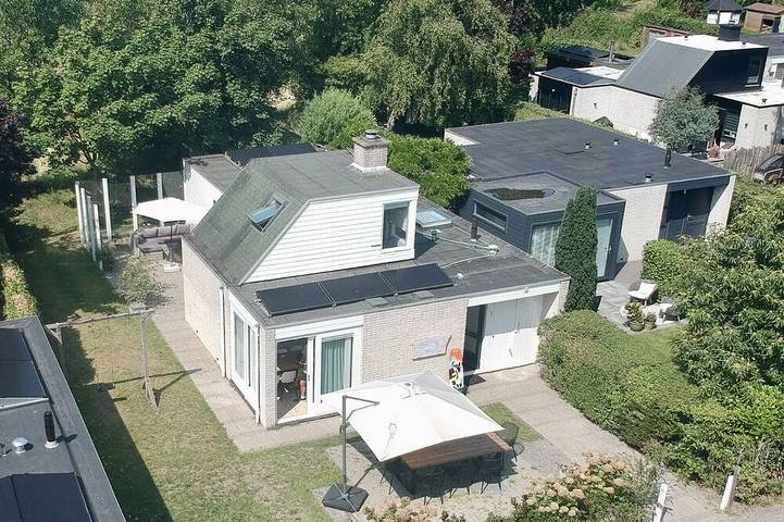 Ferienhaus für 7 Personen, mit Garten und Pool sowie Sauna