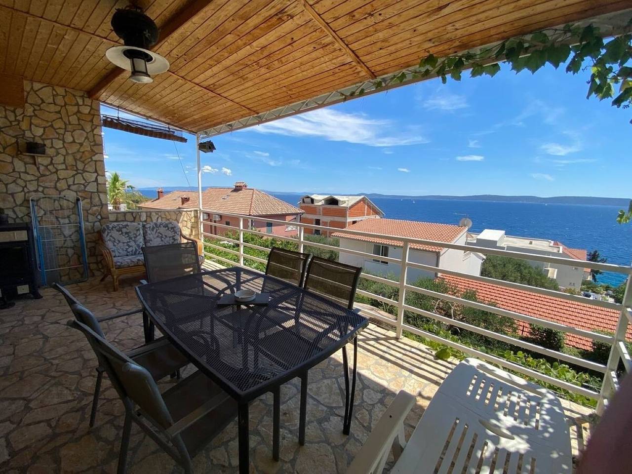 Ganze Wohnung, Ferienwohnung Martinic A1 in Okrug Gornji, Ciovo