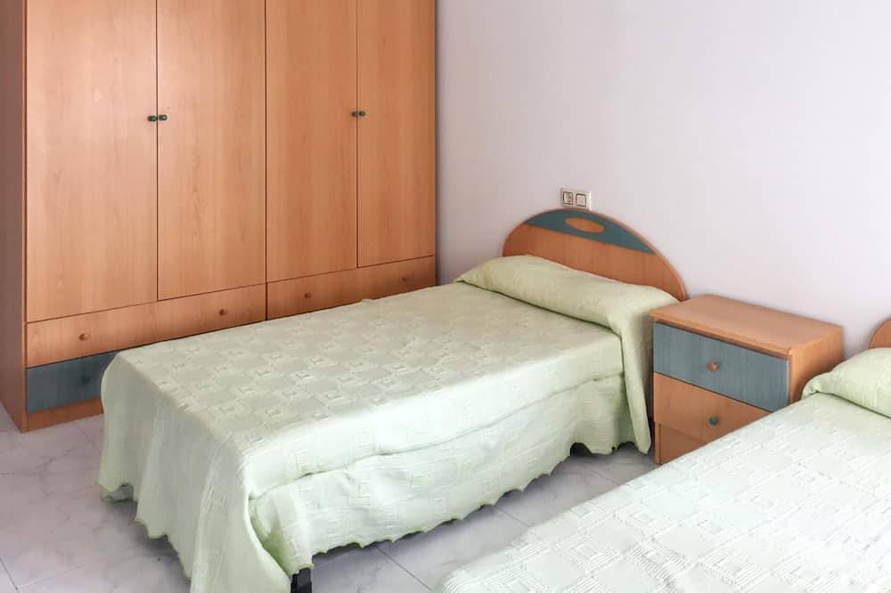Entire apartment, Homerez - Apartment in Laxe with Balcony in Laxe, Costa da Morte
