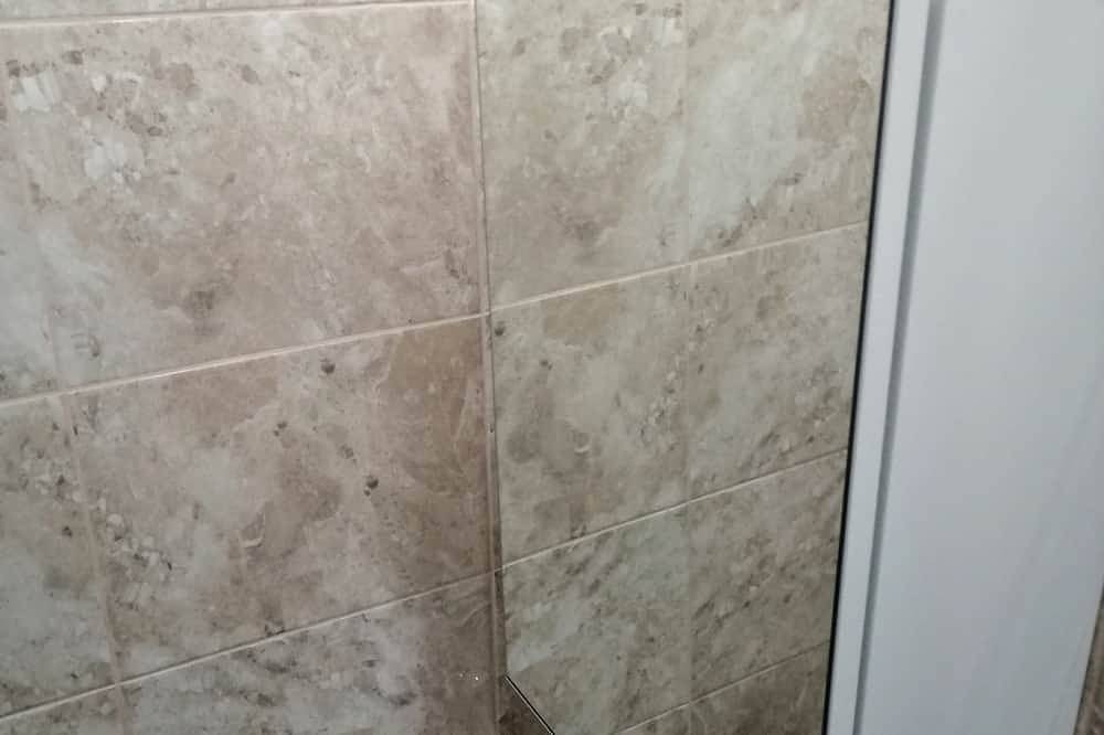 Casa y lejos, 1 habitación privada, compartiendo la casa con otros 2 invitados. in Mánchester, Gran Mánchester