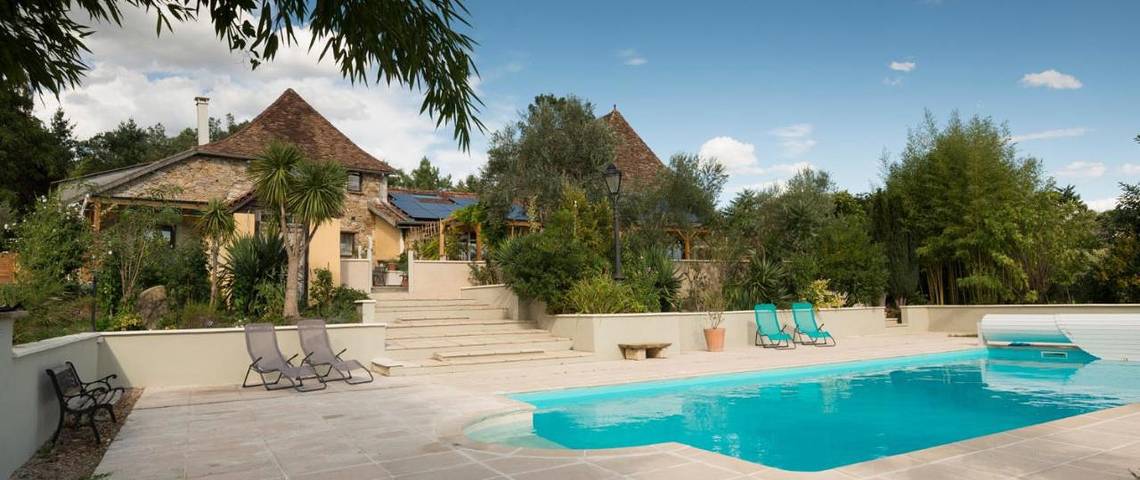 Location de vacances pour 4 personnes, avec Terrasse et Jardin ainsi que Piscine et Vue à Ozenx-Montestrucq