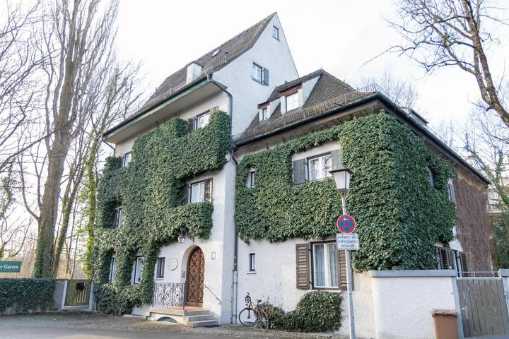 Hotel, mit Terrasse und Garten sowie Ausblick in Münchner-umland - 2