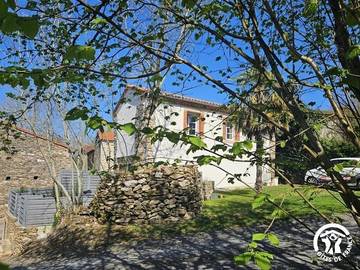 Gîte pour 4 personnes, avec jardin à Andouque