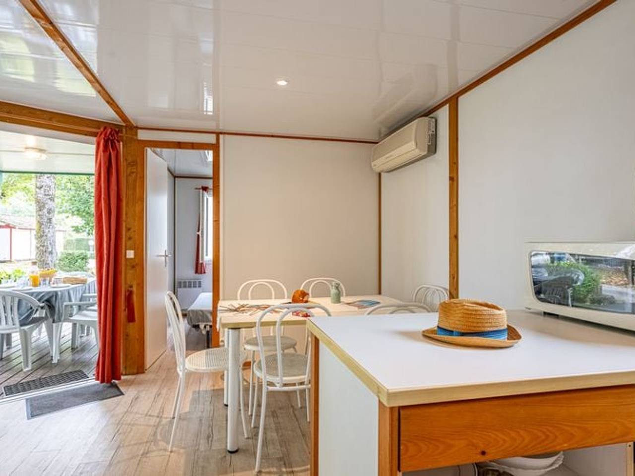 Acogedor chalet con piscina, WiFi y cocina | a 400m de Badefols-sur-Dordogne in Badefols-sur-Dordogne, Périgord Pourpre