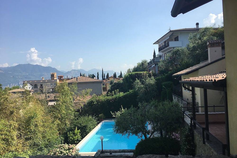 Ganze Wohnung, Wohnung 100 Meter vom Gardasee entfernt in Torri del Benaco, Gardasee-Berge