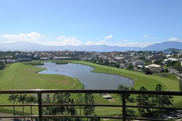 Gîte pour 2 personnes, avec piscine et vue sur le lac ainsi que vue et balcon à Nouméa