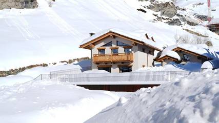 Chalet pour 4 personnes, avec vue ainsi que balcon et jardin dans Cervinia