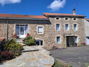 Gîte pour 6 personnes, avec jardin à Raucoules