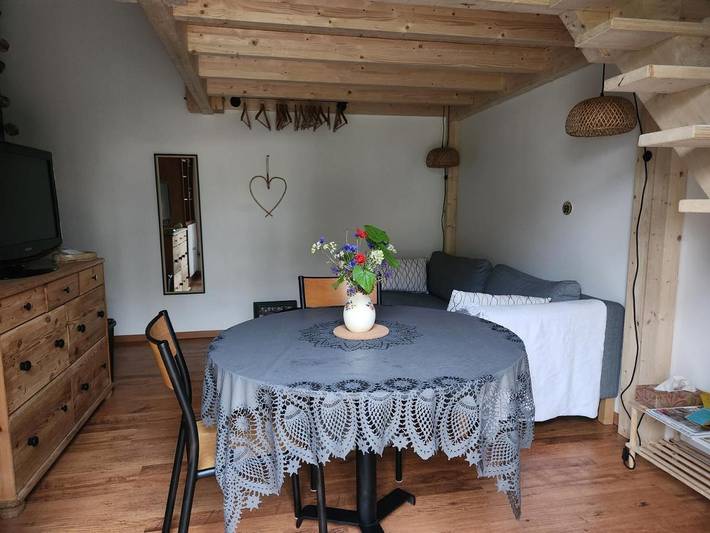 Gîte pour 2 personnes, avec vue ainsi que terrasse et jardin à Peyrins