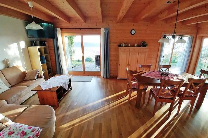 Ferienwohnung für 6 Personen, mit Terrasse und Garten in Traunreut