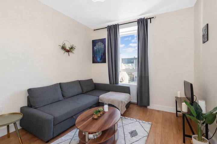 Vacation rental for 5 people, with hot tub in Edinburgh