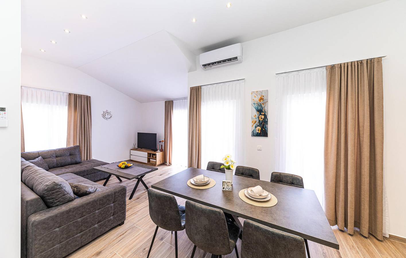 Entire holiday apartment, Holiday apartment for 5 people with terrace in Kastel Novi, Kaštela