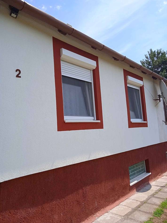 Maison de vacances avec balançoire et douche de jardin in Kővágóörs, Balaton Region
