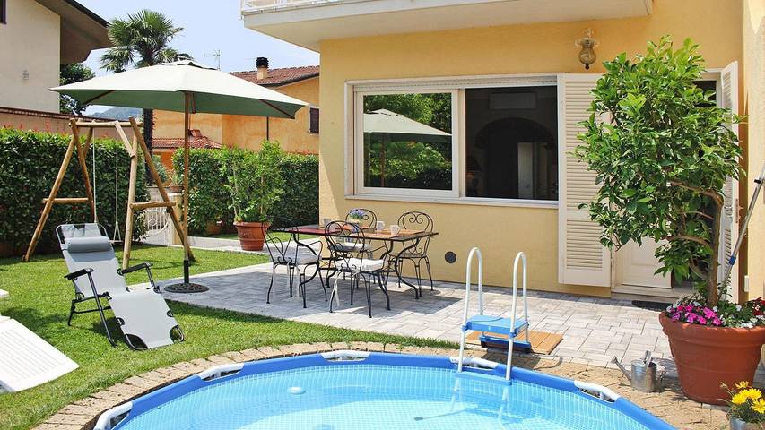 Villa per 6 persone, con giardino e piscina nonché terrazza in Versilia