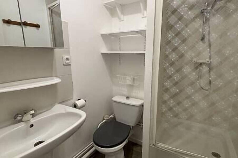 Entire apartment, Studio with parking space in Arras, Arras region