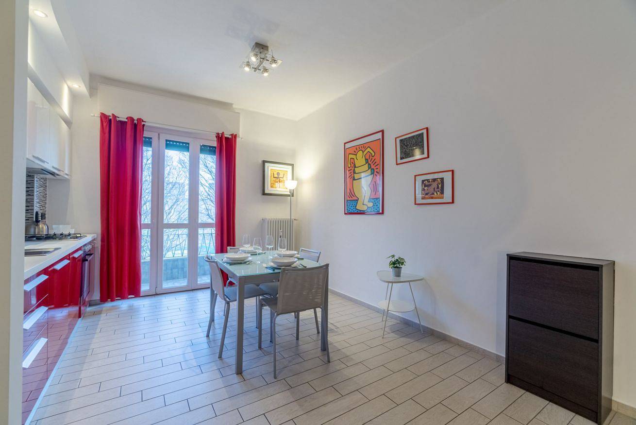 Apartamento entero, Apartamento de vacaciones para 4 personas con balcón in Turín, Provincia de Torino