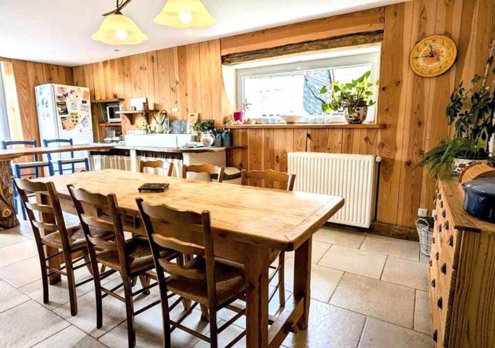 Location de vacances pour 11 personnes, avec Jardin et Vue à Détain-et-Bruant