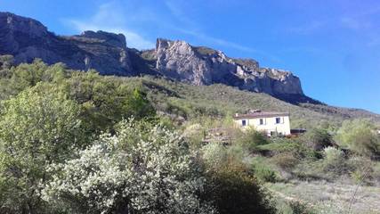 Gîte pour 2 personnes, avec jardin et vue à Orpierre