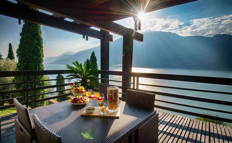 Villa für 12 Personen, mit Pool und Whirlpool sowie Garten in Colico - 4