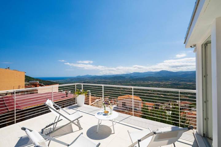 Maison d’hôte pour 2 personnes, avec terrasse et vue à Baunei