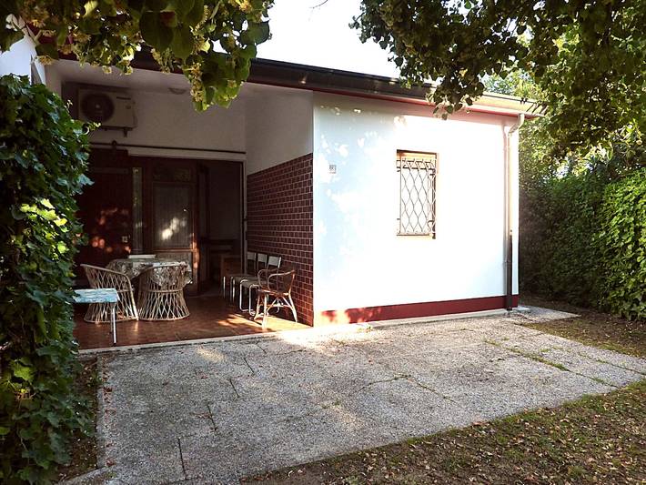 Villa für 4 Personen, mit Garten