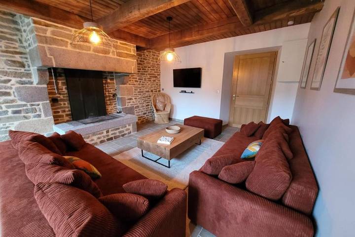 Location de vacances pour 15 personnes, avec jardin ainsi que terrasse et jacuzzi à Équilly - 3