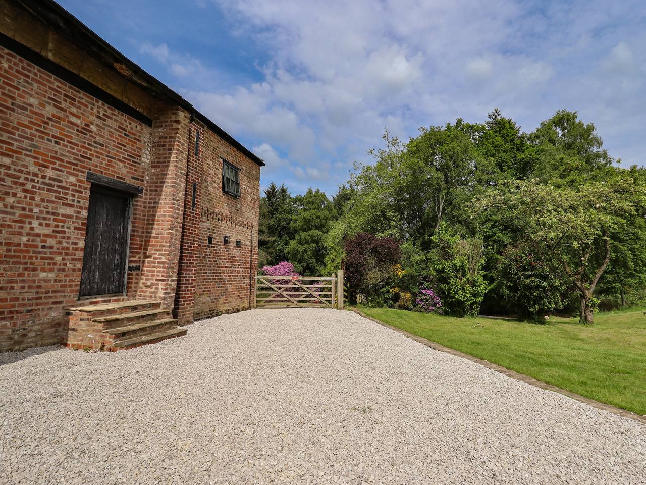 Entire apartment, Lake View Barn in Cheshire East
