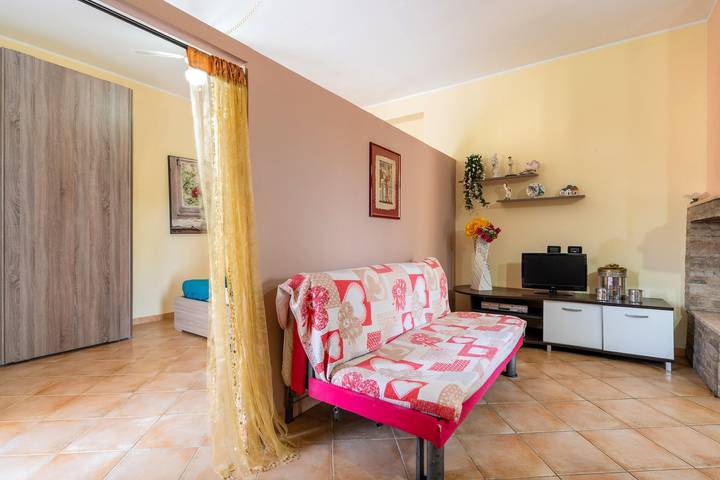 Appartamento intero, Appartamento 'Casula Salento' con giardino privato, Wi-Fi e aria condizionata in Matino, Golfo di Taranto