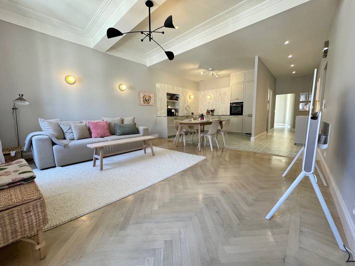 Gîte pour 7 personnes, avec balcon dans Place Massena - 4