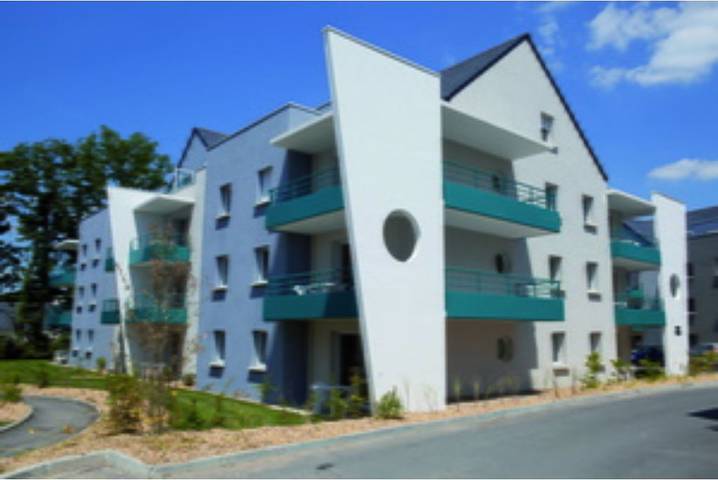 Gîte pour 4 personnes, avec jacuzzi ainsi que balcon et piscine, adapté aux familles à Plescop - 2