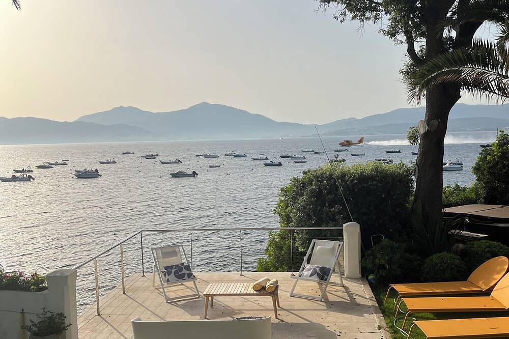 Villa Les Pieds Dans L Eau in Porticcio, Grosseto-Prugna