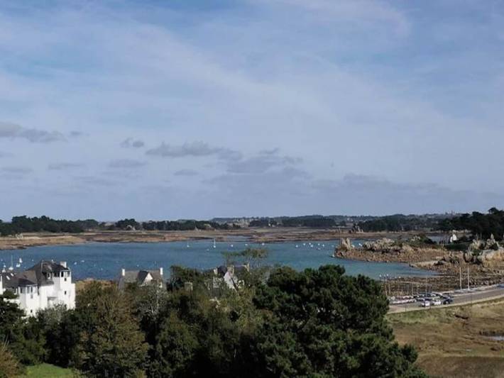 Location de vacances pour 7 personnes, avec terrasse et jardin dans Plage des Dunes (Penvénan) - 2