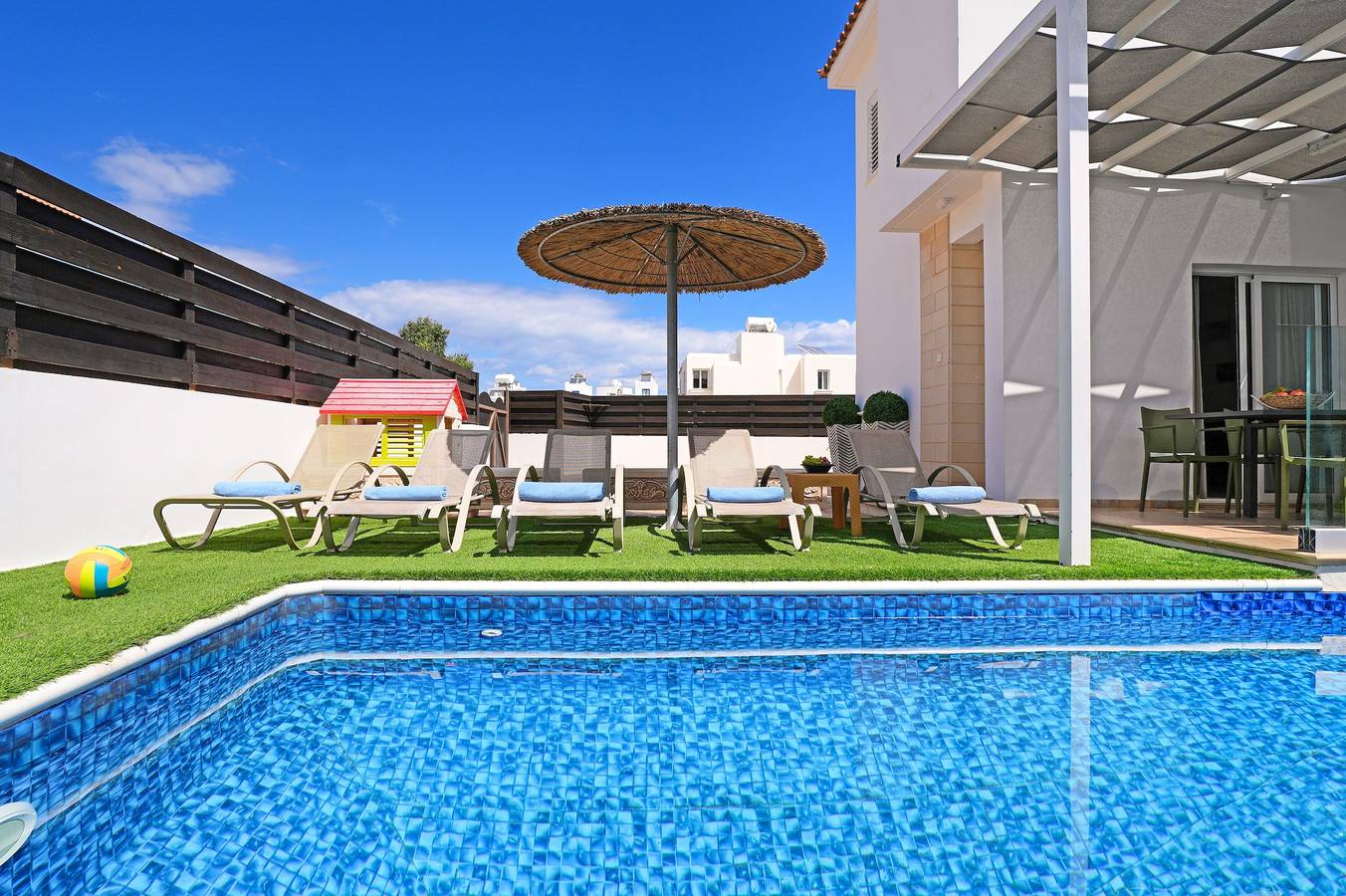 White Star in Chipre Sur