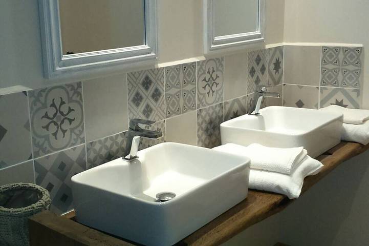 Gîte pour 4 personnes, avec jacuzzi et jardin à Espinchal - 4