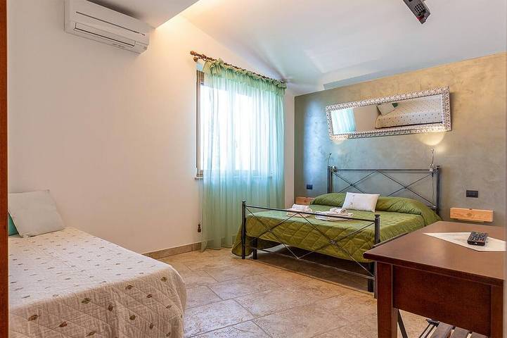 Location de vacances pour 10 personnes, avec jardin, animaux acceptés à Morrovalle - 4