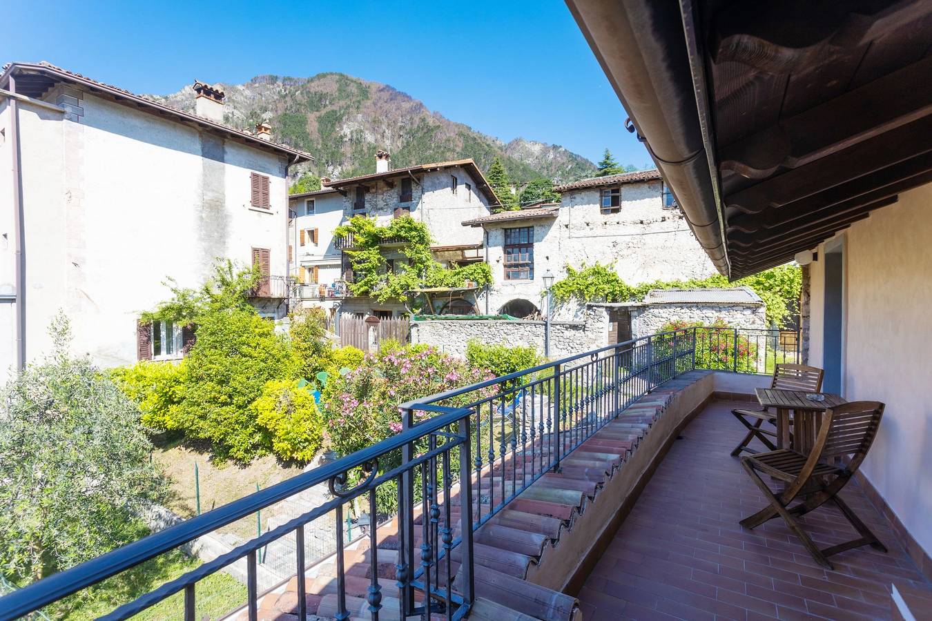 Appartamento intero, Appartamento 'Casa Rita App 1' con terrazza, giardino e Wi-Fi in comune in Vesio, Tremosine