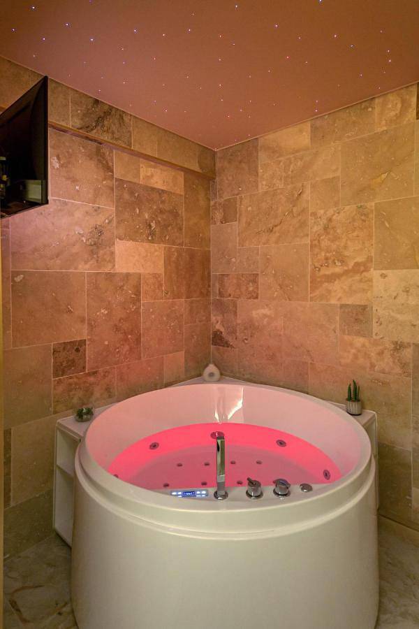 Gîte pour 2 personnes, avec jacuzzi et balcon à Brie-Comte-Robert - 4