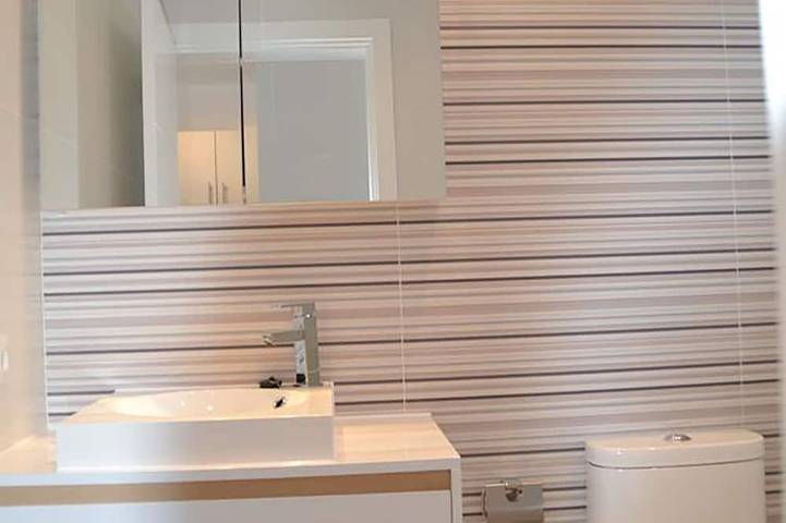 Apartamento entero, Hogar desde casa Apartamento de lujo de 2 dormitorios con piscina climatizada. in Puerto del Carmen, Tías