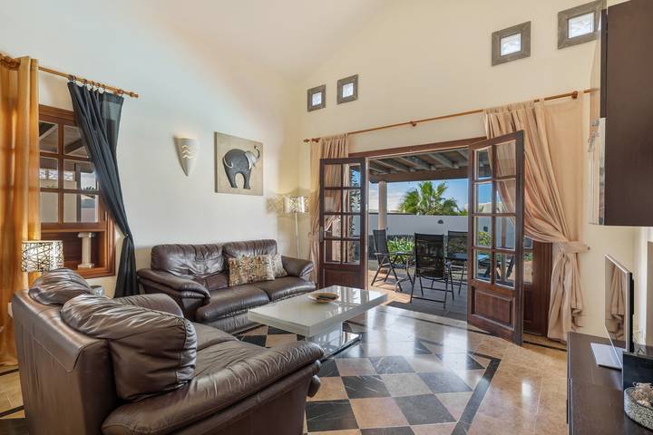 Ferienhaus "Villa Tania" mit Meerblick, Bergblick, Pool, Garten, Terrassen und Wlan in Montaña Roja, Yaiza