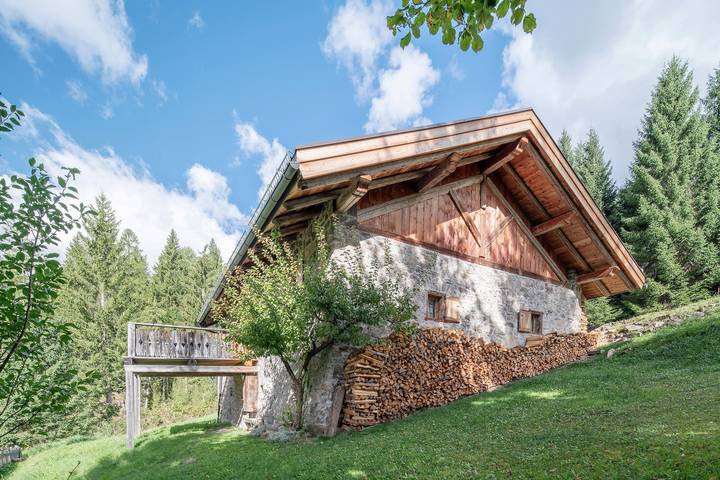 Chalet per 10 persone, con Balcone e Giardino nonché Sauna in Trentino