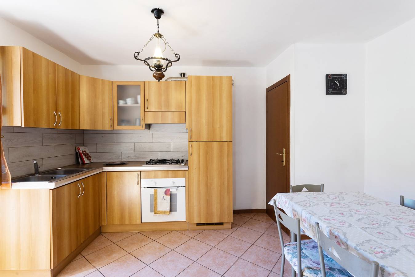 Ganze Wohnung, Apartment 'Casa Rita App 2' mit gemeinsamer Terrasse, gemeinsamem Garten und Wlan in Vesio, Tremosine
