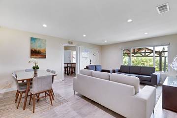 Vacation House for 16 Guests in Los Angeles County, Picture 2